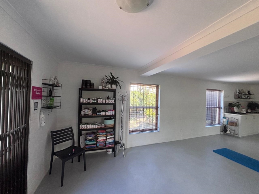 To Let 1 Bedroom Property for Rent in Loevenstein Western Cape